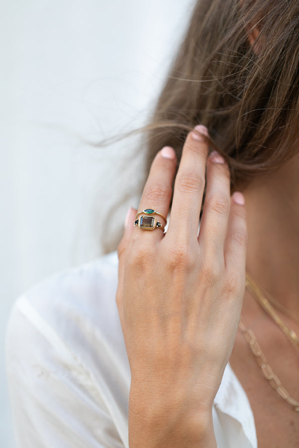 14K gold ring with ellipse stone