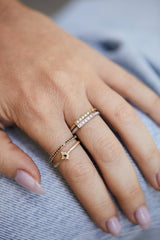 14k Gold ring with stripe Black/White diamonds
