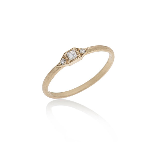 14K gold ring with 3 white diamonds - Goldy jewelry store