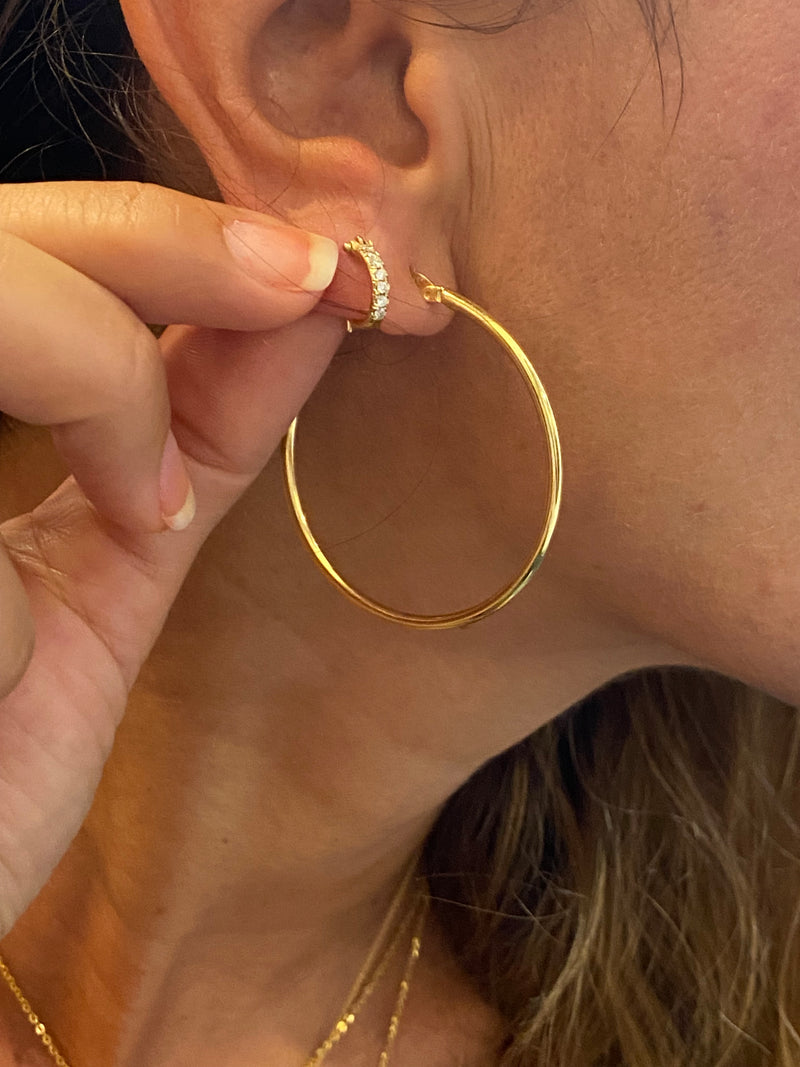 14k gold hoops earring with white diamonds